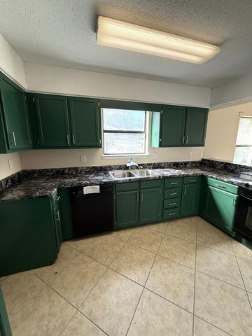 1512 W Mariah Way, Fort Walton Beach, FL 32547