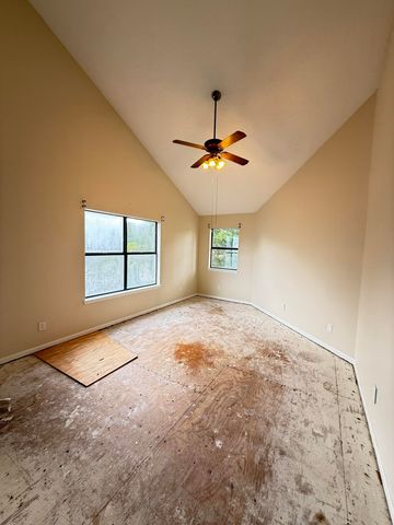1512 W Mariah Way, Fort Walton Beach, FL 32547