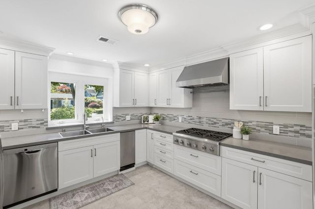 862 Blandford Boulevard, Redwood City, CA 94062