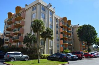 9320 Fontainebleau Boulevard 609, Miami, FL 33172