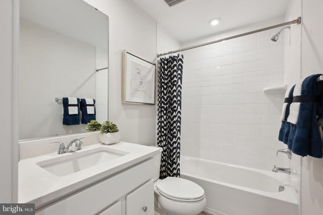 3513 DEAN DR, Hyattsville, MD 20782
