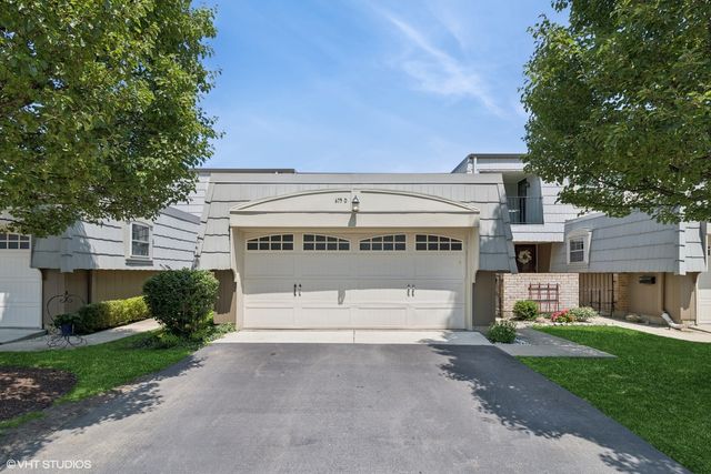 675 Versailles Circle D, Elk Grove Village, IL 60007