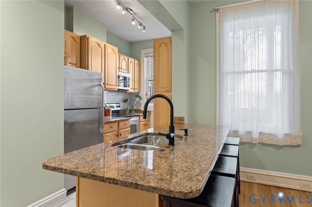 2806 W Grace St, Richmond, VA 23221