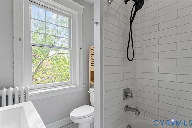 2806 W Grace St, Richmond, VA 23221