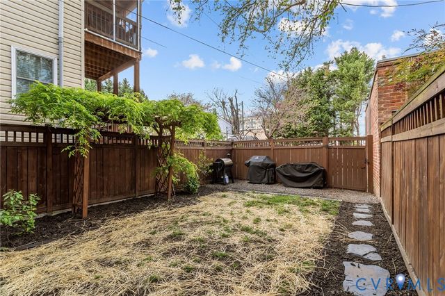 2806 W Grace St, Richmond, VA 23221