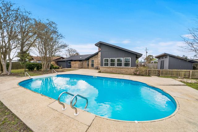 1006 Goose Bayou Road, Lynn Haven, FL 32444