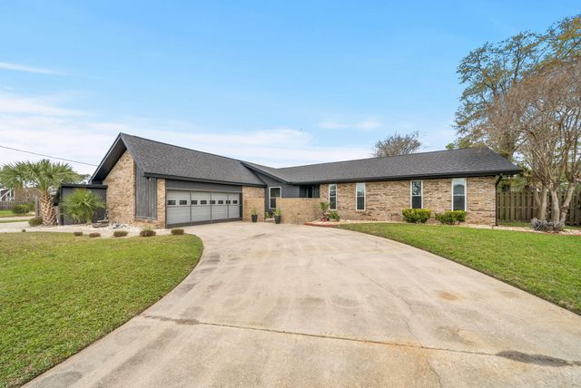 1006 Goose Bayou Road, Lynn Haven, FL 32444