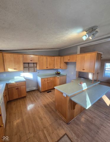 620 N 25th Street, Elwood, IN 46036