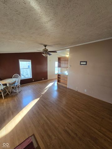 620 N 25th Street, Elwood, IN 46036