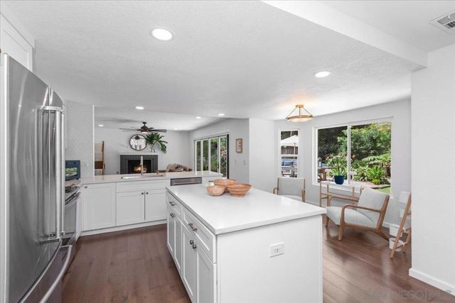 246 Via Tavira, Encinitas, CA 92024
