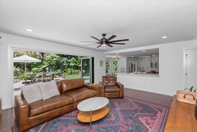 246 Via Tavira, Encinitas, CA 92024