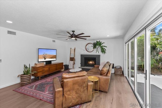 246 Via Tavira, Encinitas, CA 92024