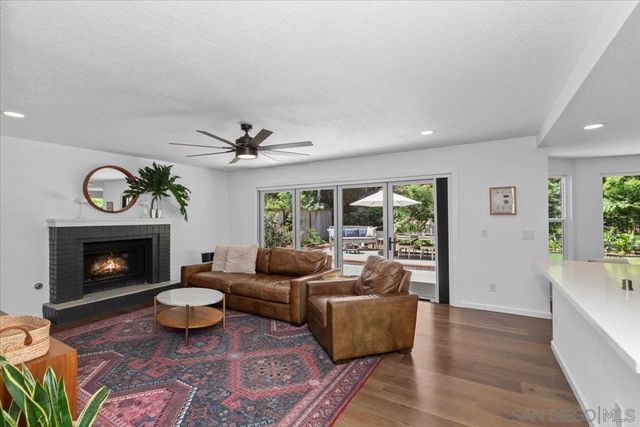 246 Via Tavira, Encinitas, CA 92024
