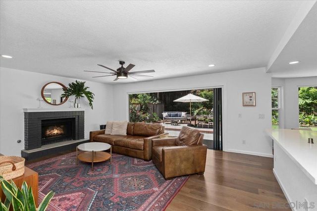 246 Via Tavira, Encinitas, CA 92024