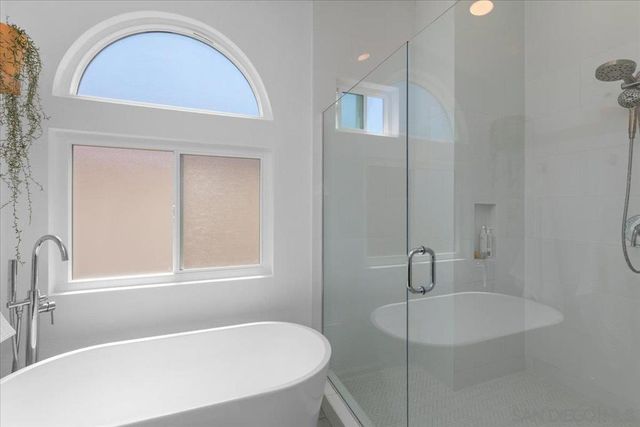 246 Via Tavira, Encinitas, CA 92024