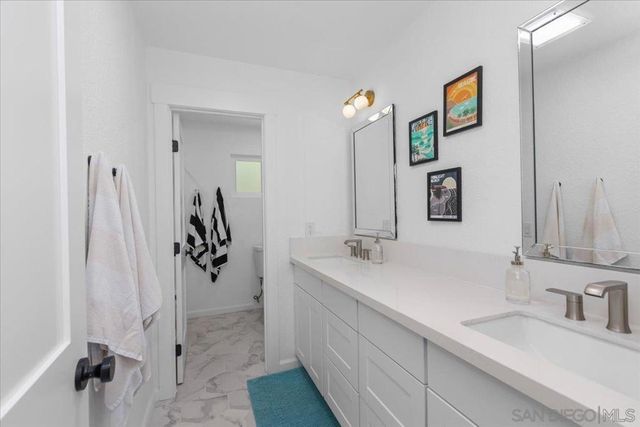 246 Via Tavira, Encinitas, CA 92024