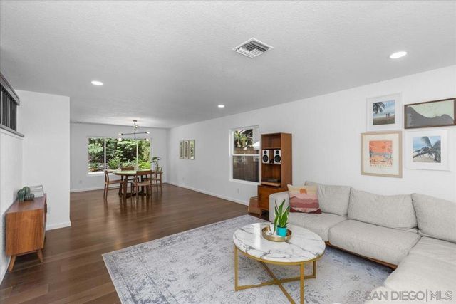 246 Via Tavira, Encinitas, CA 92024