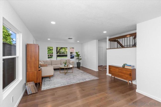 246 Via Tavira, Encinitas, CA 92024