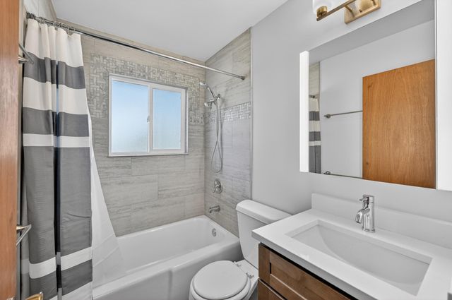 1006 W Ash, Griffith, IN 46319