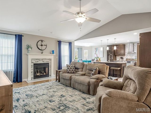 30 Meadowbrooke Drive, Troy, IL 62294