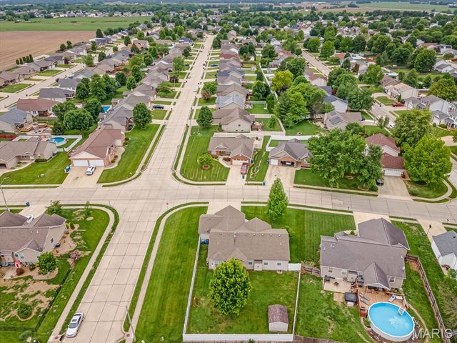 30 Meadowbrooke Drive, Troy, IL 62294