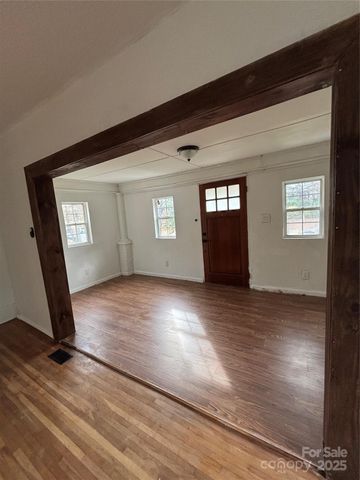 244 W Kingston Avenue, Charlotte, NC 28203