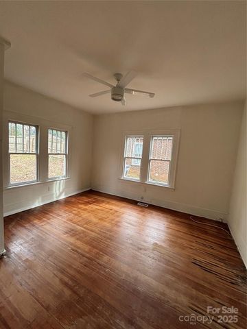 244 W Kingston Avenue, Charlotte, NC 28203