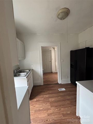 244 W Kingston Avenue, Charlotte, NC 28203