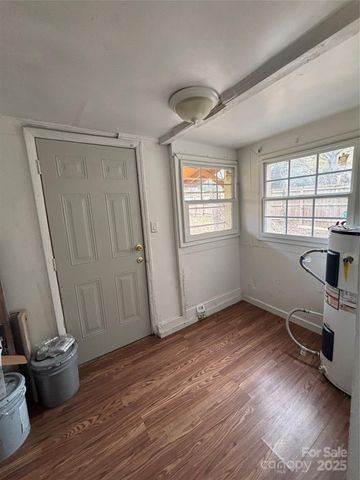 244 W Kingston Avenue, Charlotte, NC 28203