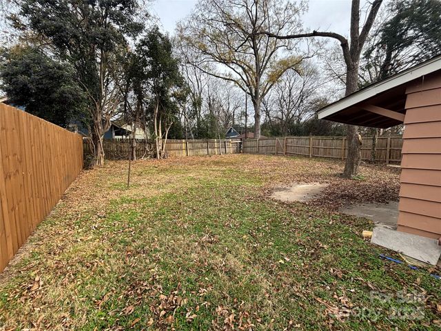 244 W Kingston Avenue, Charlotte, NC 28203