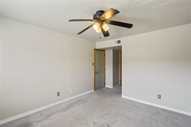 904 University Oaks Boulevard 90, College Station, TX 77840