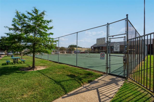 904 University Oaks Boulevard 90, College Station, TX 77840