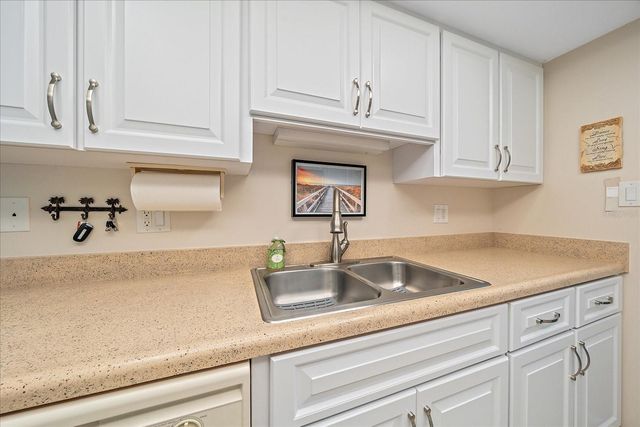 3135 GLEN ELYN BOULEVARD 13, Sarasota, FL 34237