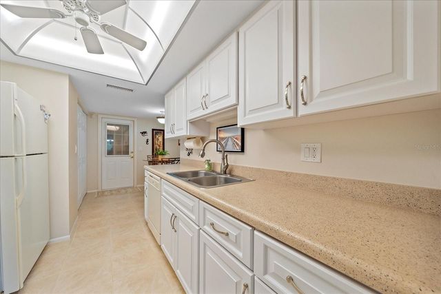 3135 GLEN ELYN BOULEVARD 13, Sarasota, FL 34237