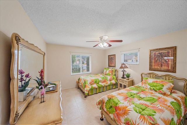 3135 GLEN ELYN BOULEVARD 13, Sarasota, FL 34237