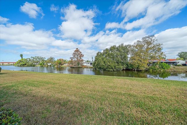 3135 GLEN ELYN BOULEVARD 13, Sarasota, FL 34237