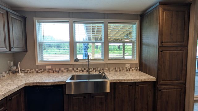 190 Pomona Ct, Crossville, TN 38571