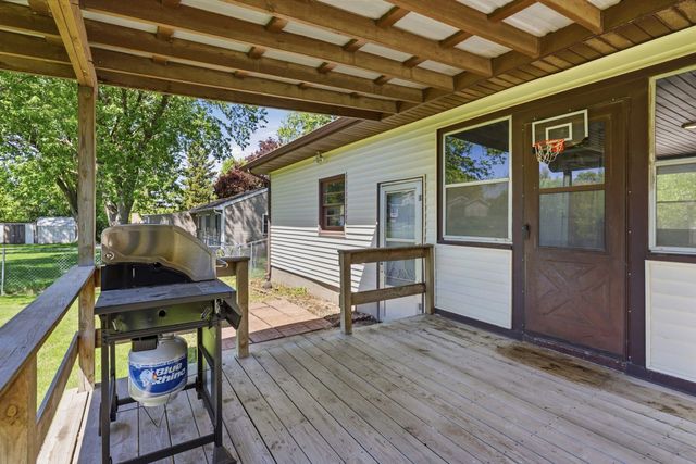 1912 Four Winds Drive, Cedar Falls, IA 50613