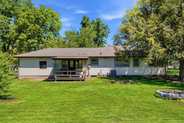 1912 Four Winds Drive, Cedar Falls, IA 50613