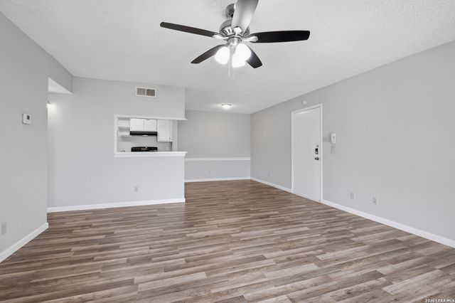 1819 Babcock Rd Apt 411, San Antonio, TX 78229