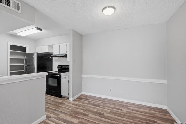 1819 Babcock Rd Apt 411, San Antonio, TX 78229