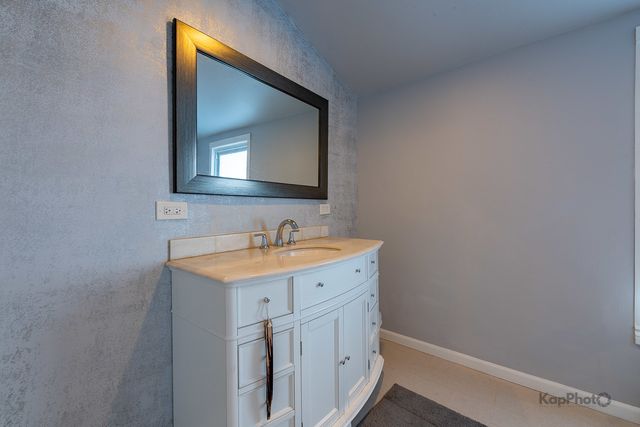 3743 N Kimball Avenue, Chicago, IL 60618