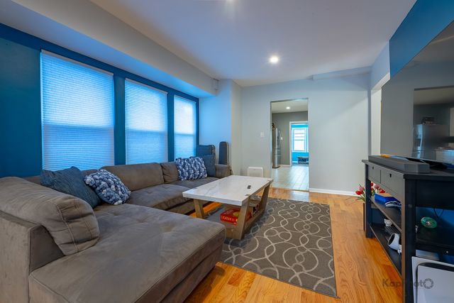 3743 N Kimball Avenue, Chicago, IL 60618