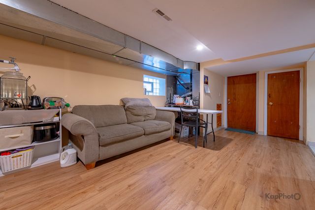 3743 N Kimball Avenue, Chicago, IL 60618