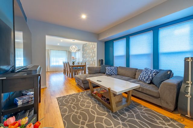 3743 N Kimball Avenue, Chicago, IL 60618