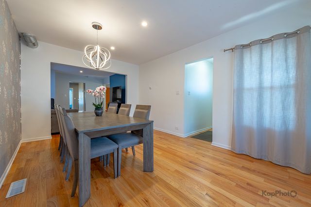 3743 N Kimball Avenue, Chicago, IL 60618