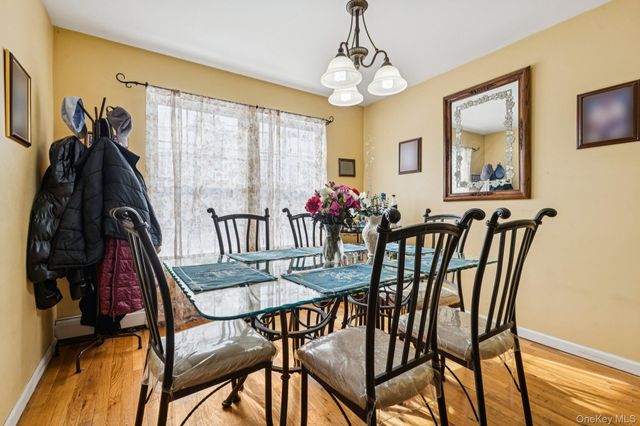 71 Washington Avenue, Wheatley Heights, NY 11798