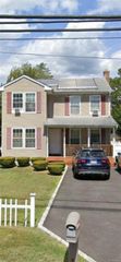 71 Washington Avenue, Wheatley Heights, NY 11798