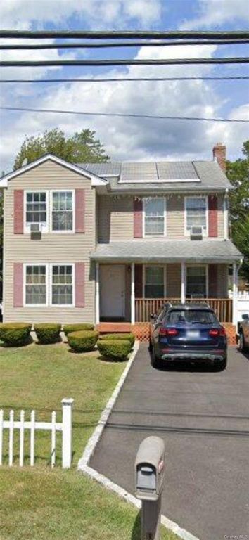 71 Washington Avenue, Wheatley Heights, NY 11798