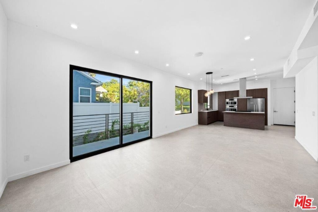 307 N Wilton Place, Los Angeles, CA 90004 — photo 4